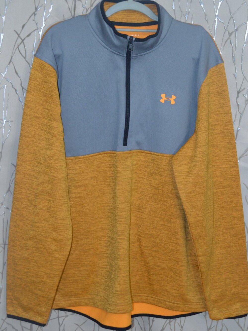 Under Armour Half Zip Hombre – Mostaza/Gris – Talla L